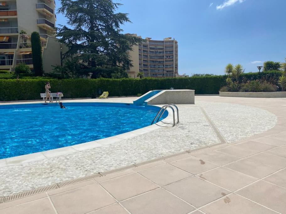 Studio Eleverca 3*- Rez De Jardin Terrasse - Axelle Loc'Appart Mandelieu Exterior foto