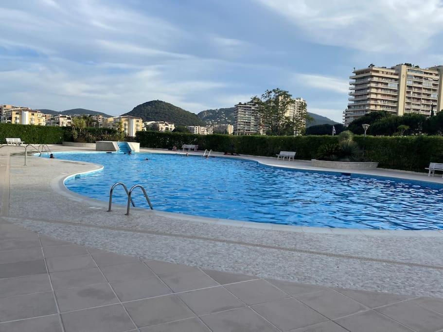 Studio Eleverca 3*- Rez De Jardin Terrasse - Axelle Loc'Appart Mandelieu Exterior foto
